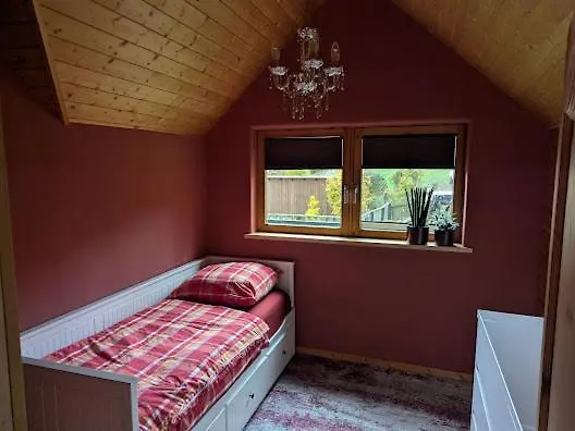 Idyllisches Holzhaus Im Gruenen * Lippersdorf-Erdmannsdorf