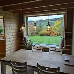 Ferienhaus Idyllisches Holzhaus Im Grünen *