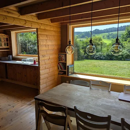 Idyllisches Holzhaus Im Gruenen Dom wakacyjny